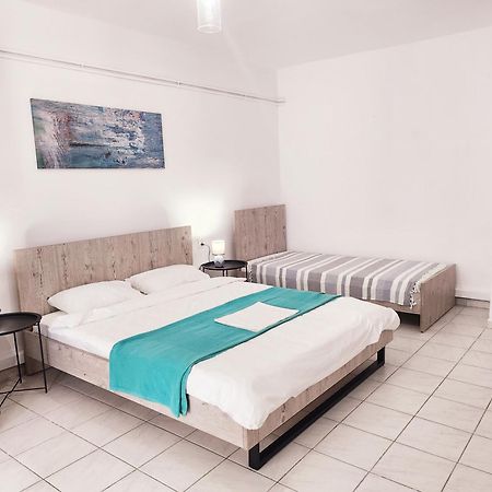 La Familia Apartments Olympiakí Aktí 외부 사진