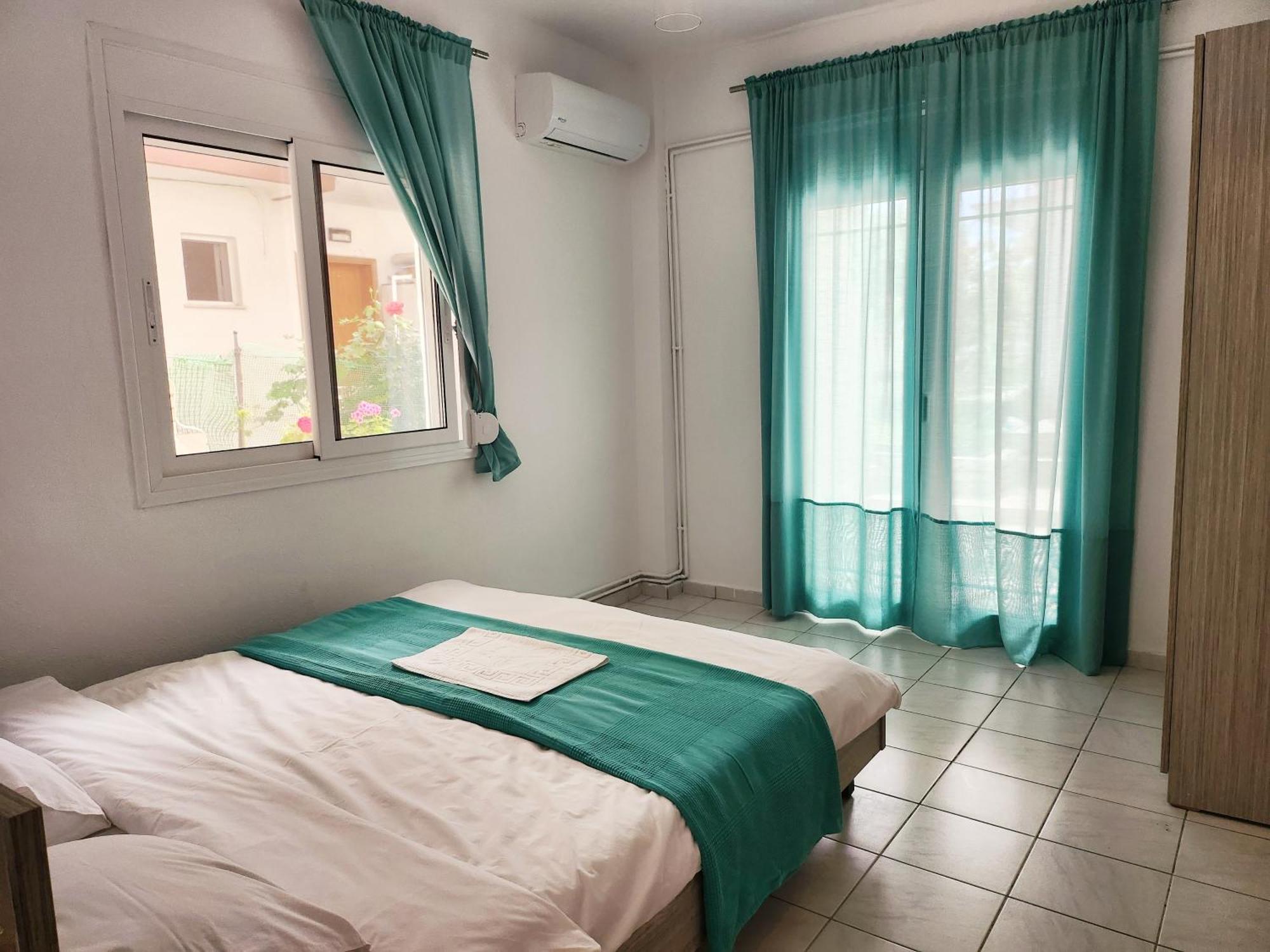 La Familia Apartments Olympiakí Aktí 외부 사진